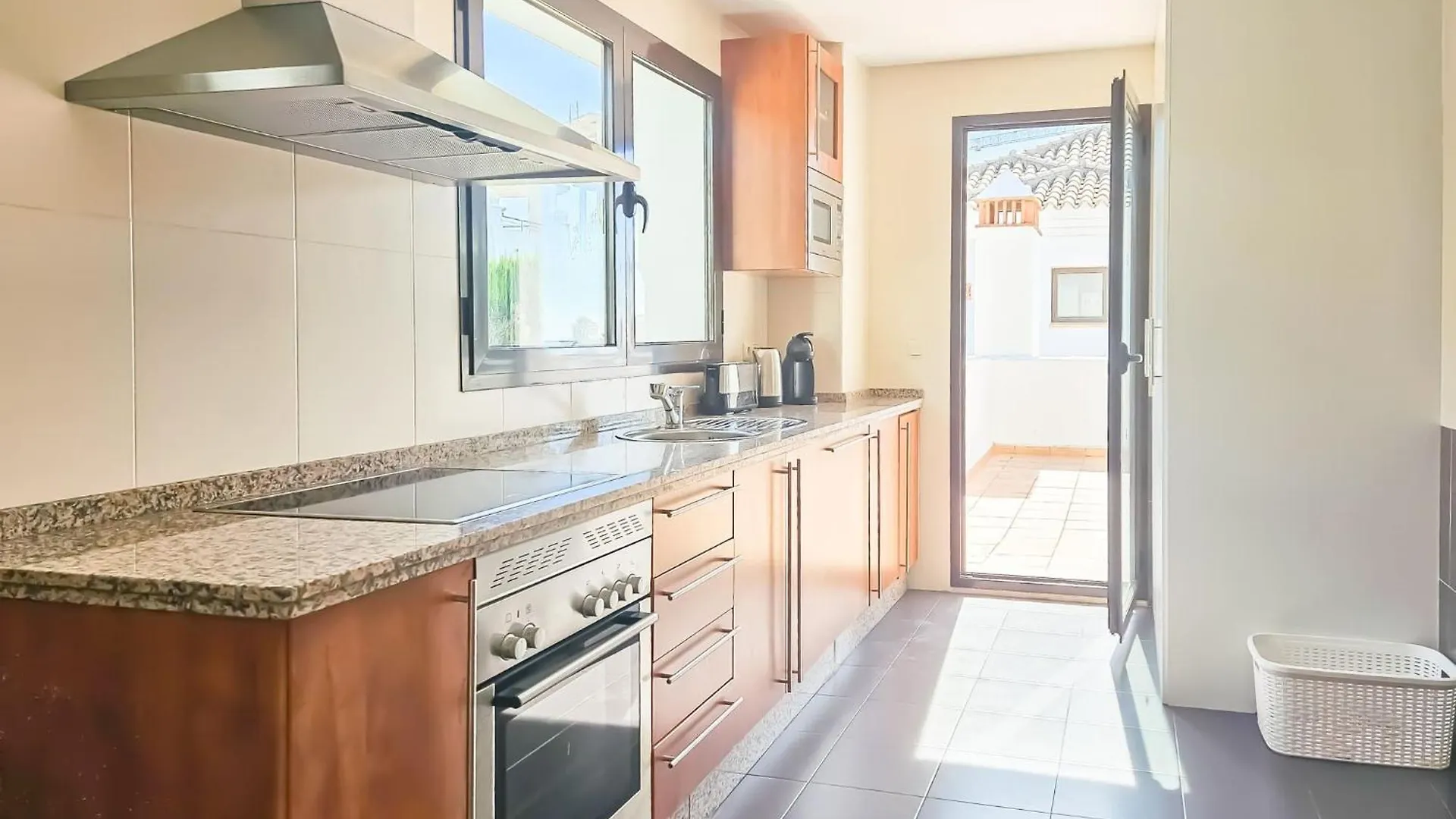 Modern 3 Bedroom Penthouse In Casares Costa - Bbq Apartment
