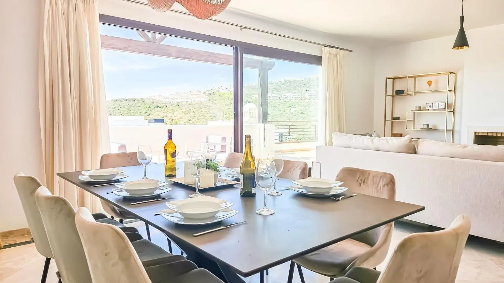 Modern 3 Bedroom Penthouse In Casares Costa - Bbq Apartment