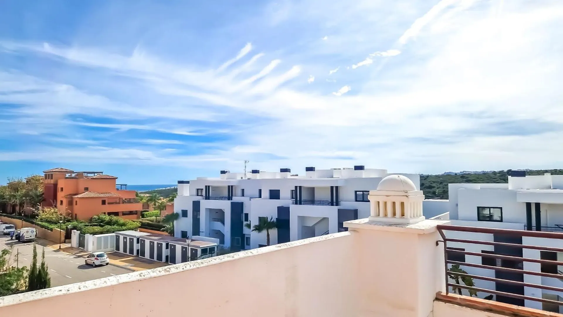 Modern 3 Bedroom Penthouse In Casares Costa - Bbq Spain
