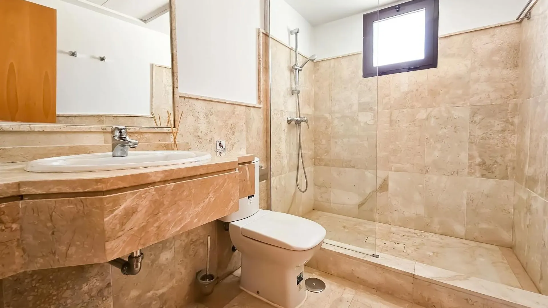 Modern 3 Bedroom Penthouse In Casares Costa - Bbq