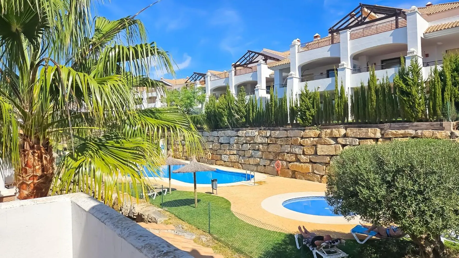 Modern 3 Bedroom Penthouse In Casares Costa - Bbq