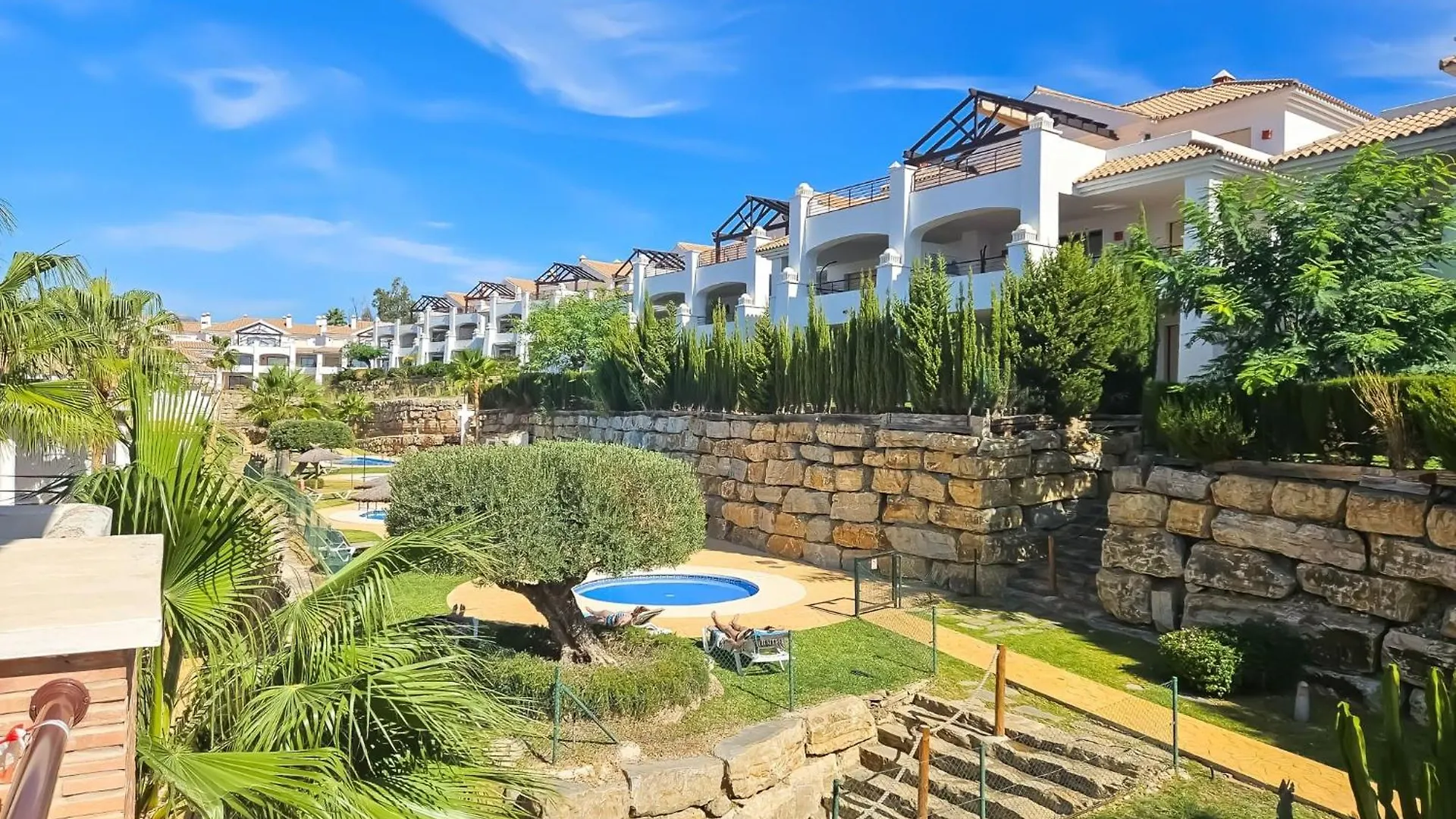 Modern 3 Bedroom Penthouse In Casares Costa - Bbq Apartment