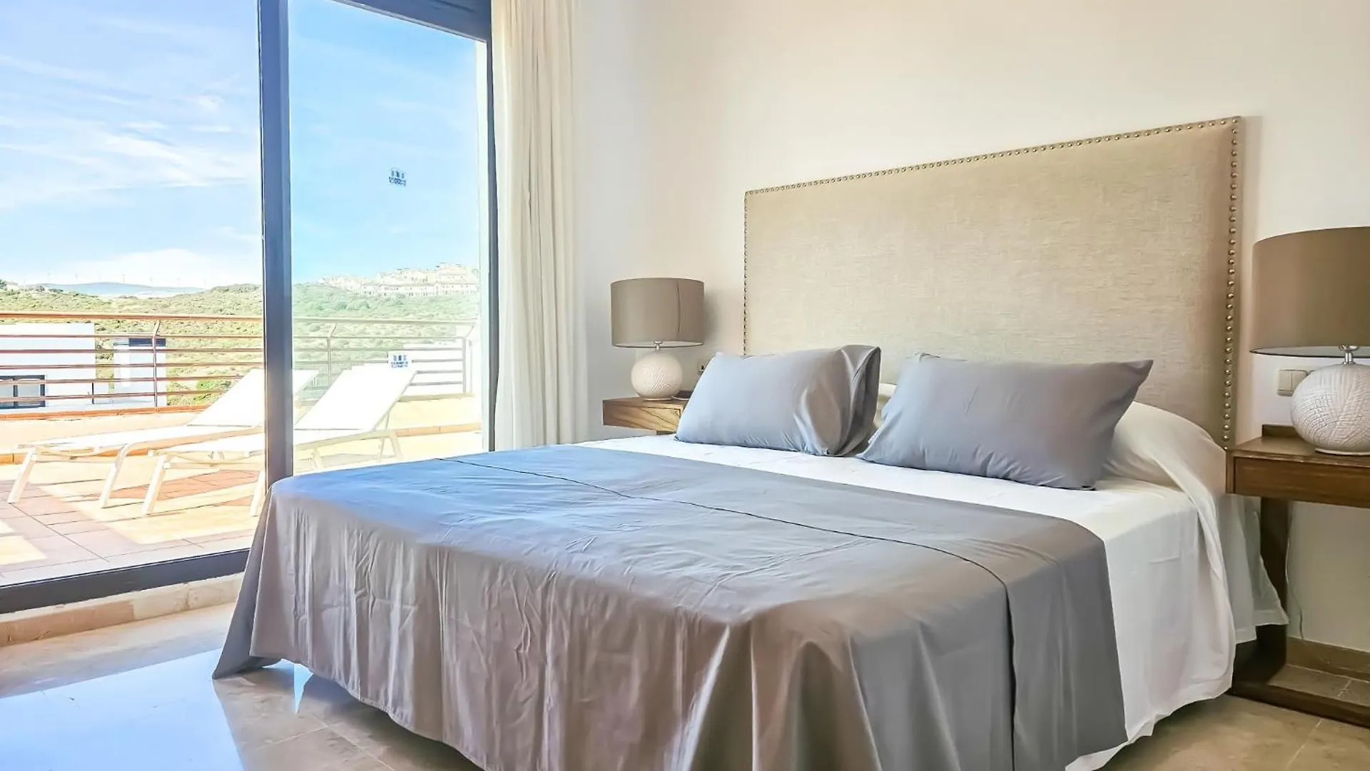 Modern 3 Bedroom Penthouse In Casares Costa - Bbq Spain
